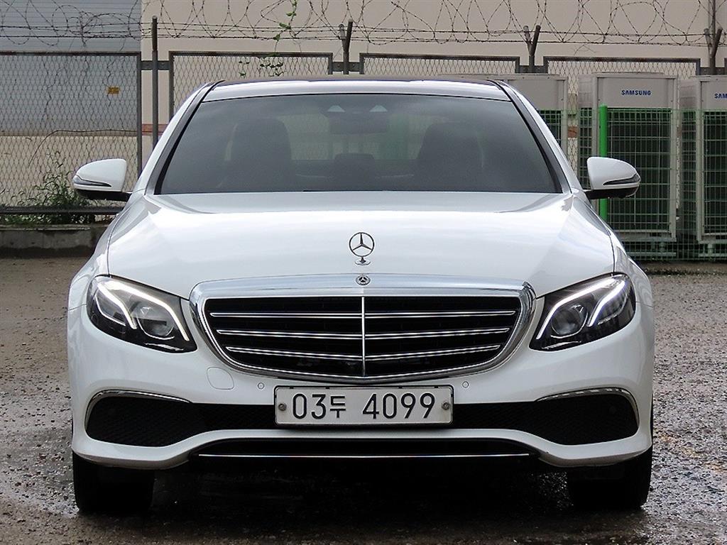 벤츠 E클래스 E300 Exclusive