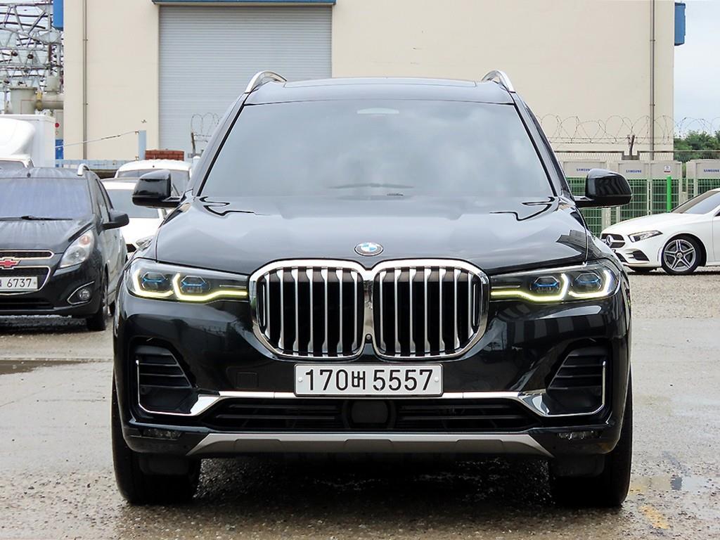 BMW X7 40i xDrive Dijainpyueo Ekselreonseu 6 seats