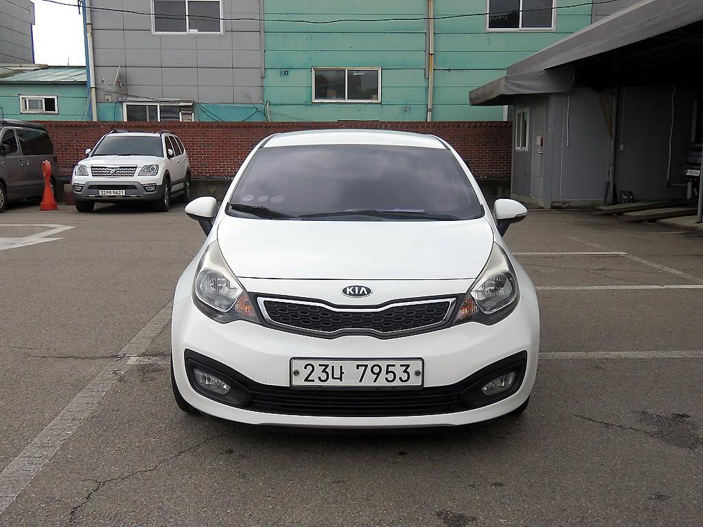 기아 Pride 4 door 1.6 GDI Luxury