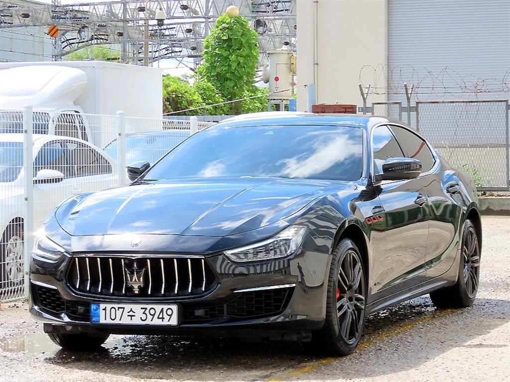 Maserati Ghibli 3.0S Q4 Geuranrusso