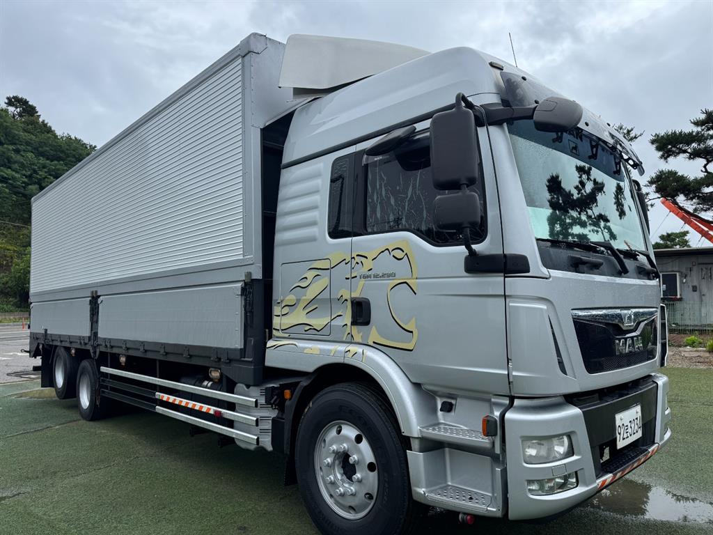 Hyundai Mega Truck Wing body 5t