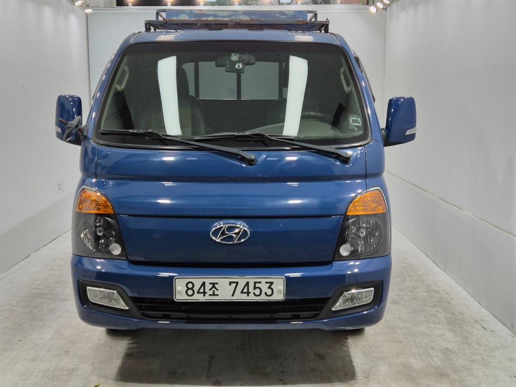 Hyundai Porter II CRDi Super Cab Long Body Modern