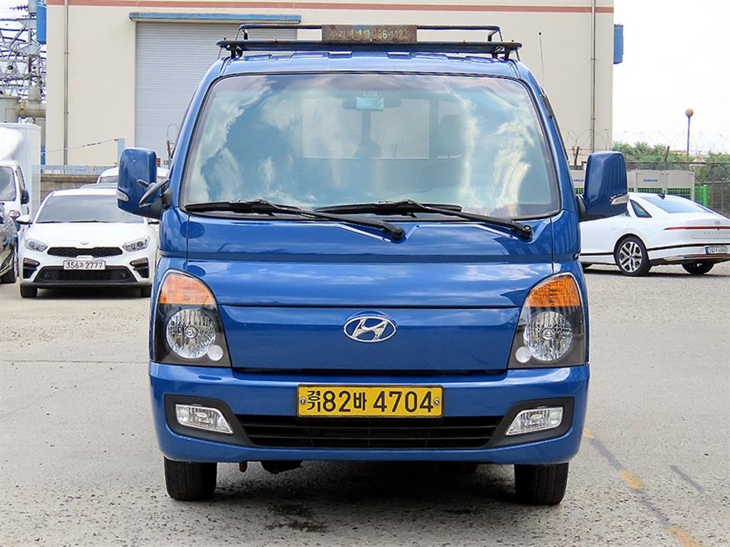 Hyundai Porter II CRDi Super Cab Long Body Modern