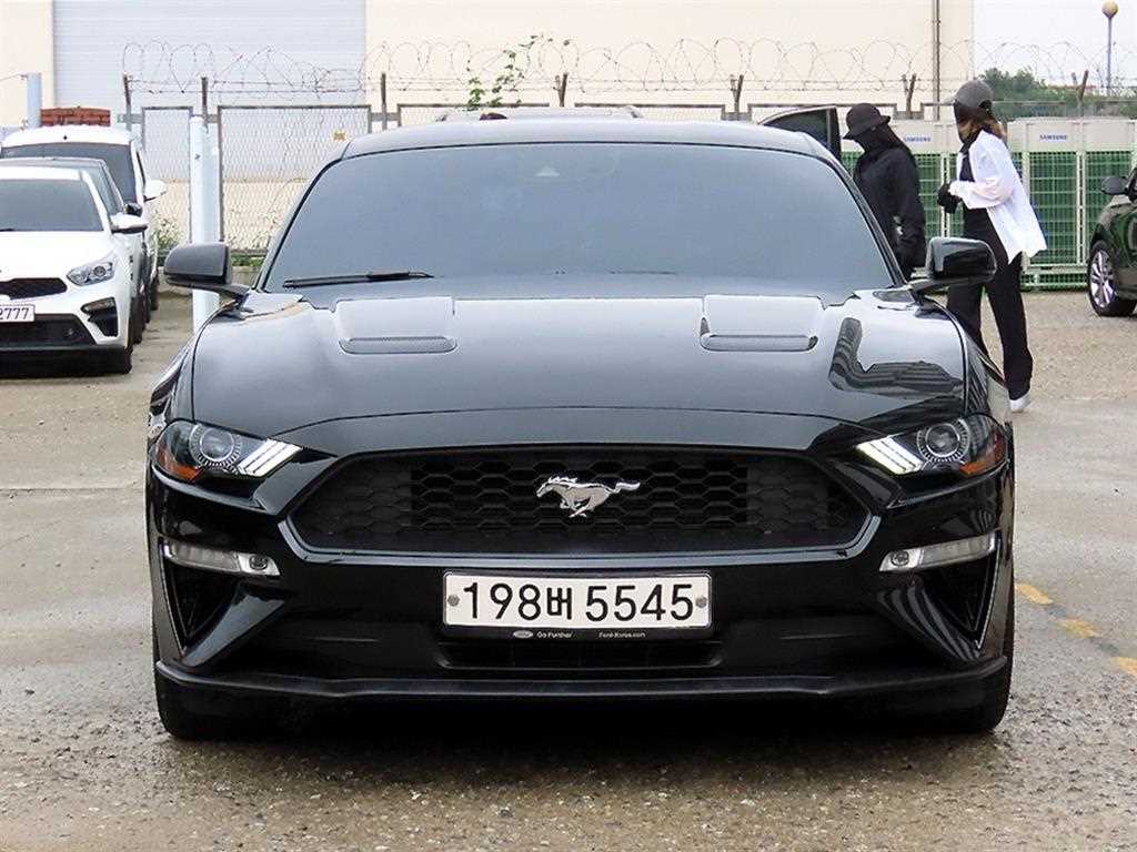 포드 머스탱 Coupe 2.3 Premium
