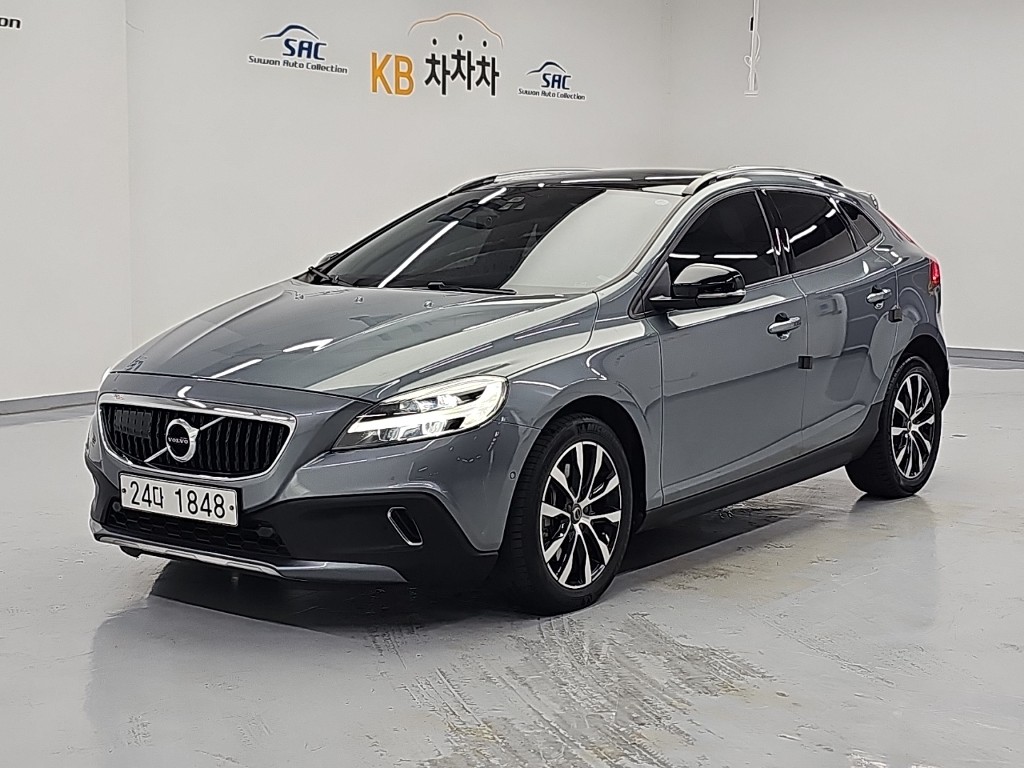 Volvo V40 Keuroseukeonteuri D3 Momenteom