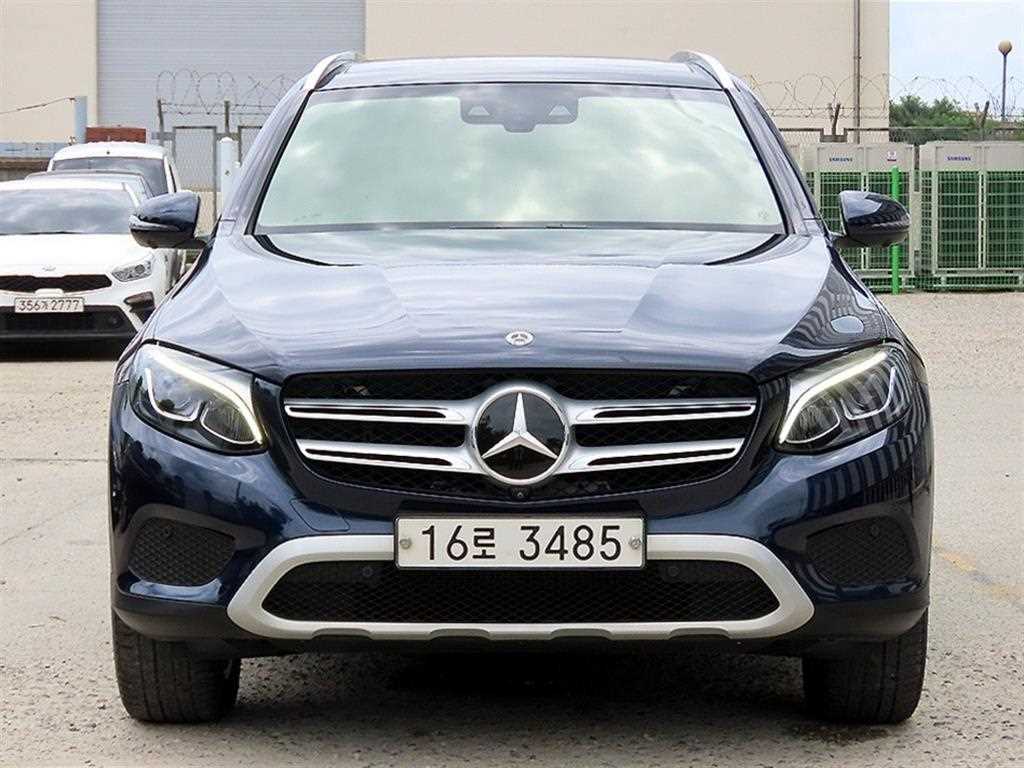 벤츠 GLC 350e 4Maetik Premium