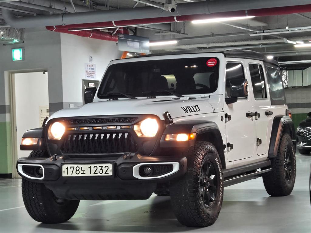 Jeep Wrangler 2.0 Sport 4DR Wilriseu Edition