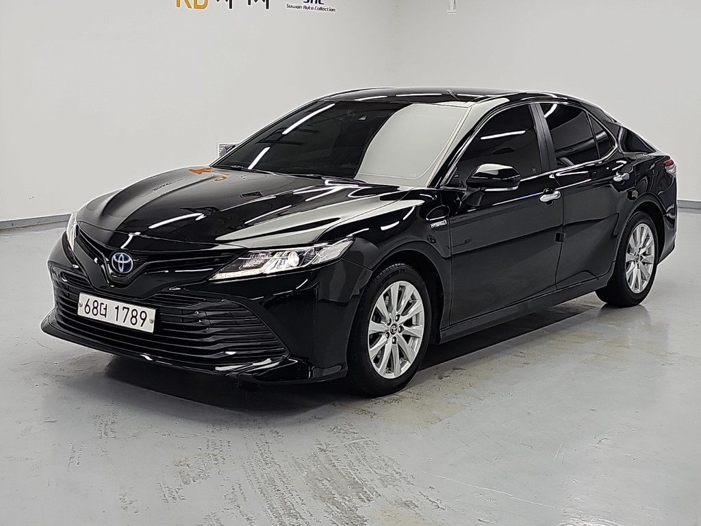 Toyota Camry 2.5 Hybrid LE