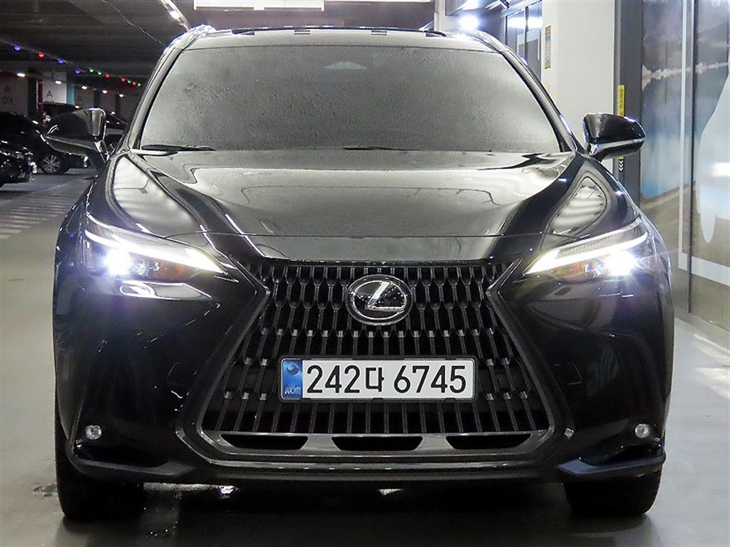 Lexus NX 350h Premium