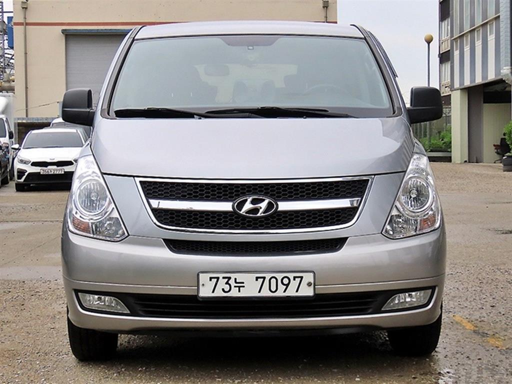 Hyundai Grand Starex 11 seats CVX Premium