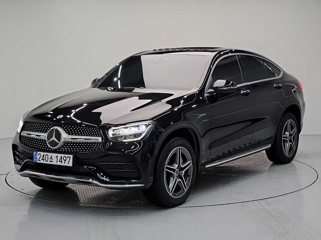 Mercedes-Benz GLC 300e 4Maetik Coupe
