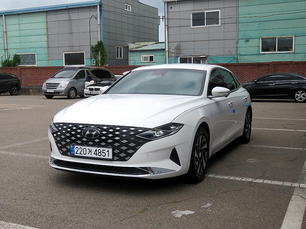 Hyundai Grandeur Hybrid 2.4 HEV Le Blanc