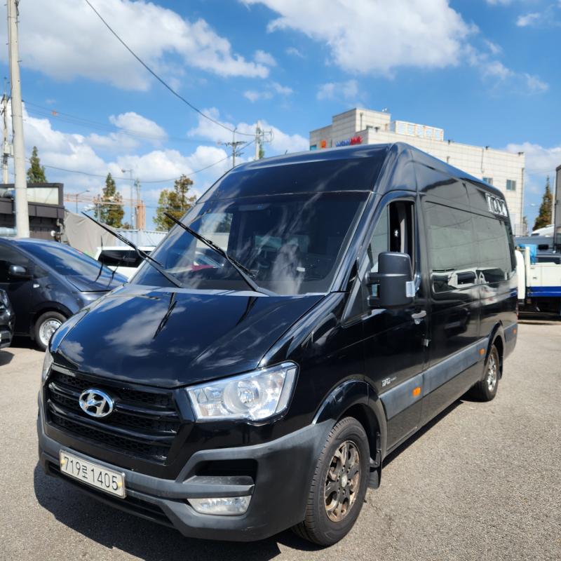 Hyundai Ssolrati Ssolrati 15 seats Deluxe