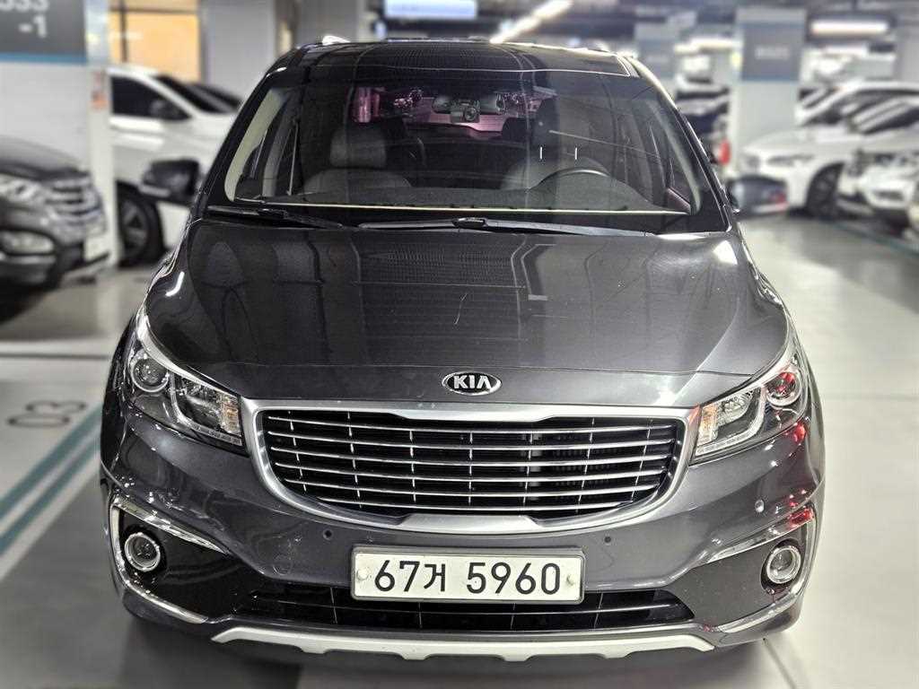 Kia Carnival 9 seats Prestige