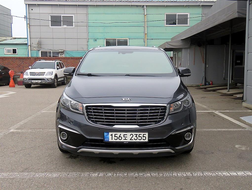 Kia Carnival 9 seats Noblesse