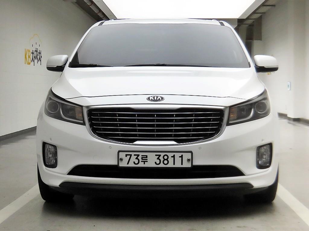 Kia Carnival 11 seats Prestige