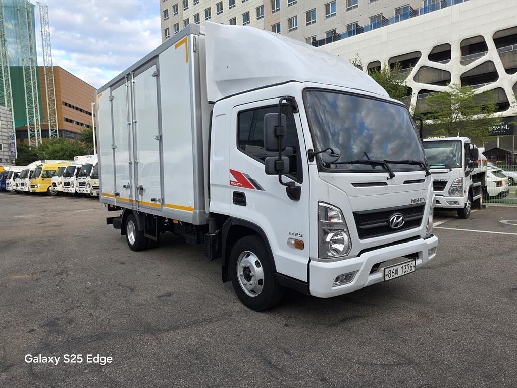 Hyundai Mighty 2.5t Super Cab Long Body