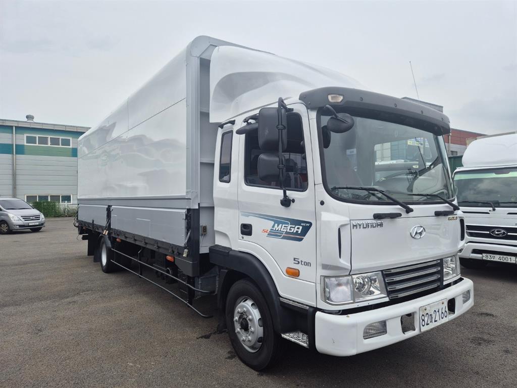 Hyundai Mega Truck 5t Long Body Plus