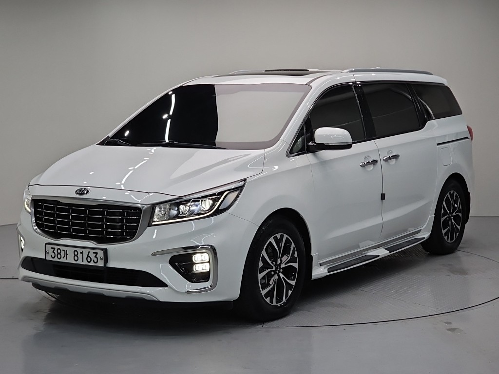 Kia Carnival 9 seats Noblesse