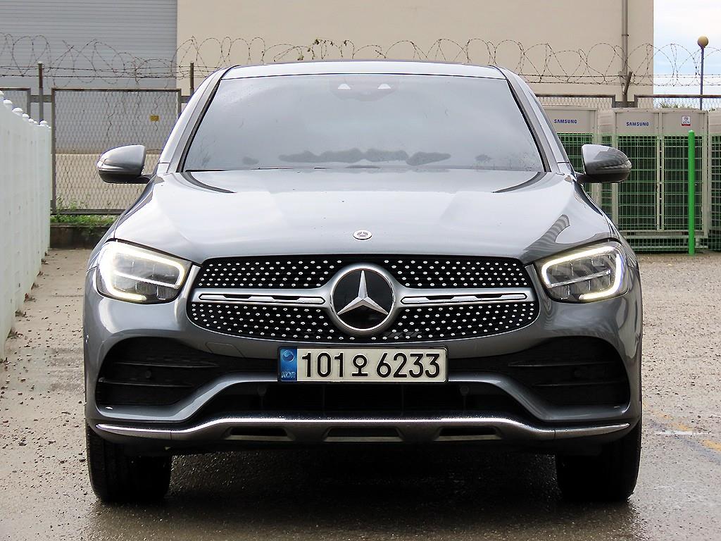 Mercedes-Benz GLC 300e 4Maetik Coupe