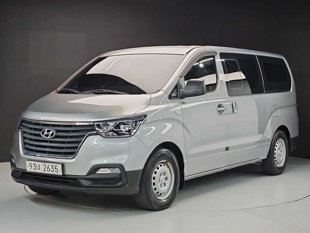 Hyundai Grand Starex 5 seats Van Style