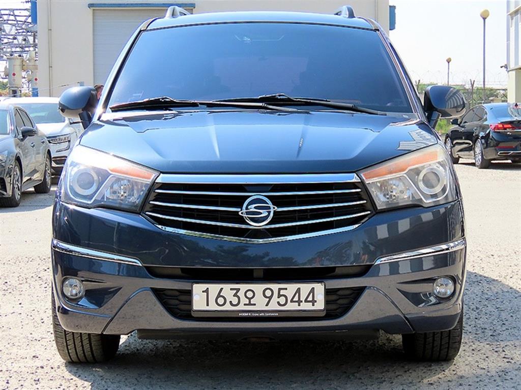 KG모빌리티(쌍용) Korando Turismo 2.2 4WD 9 seats TX