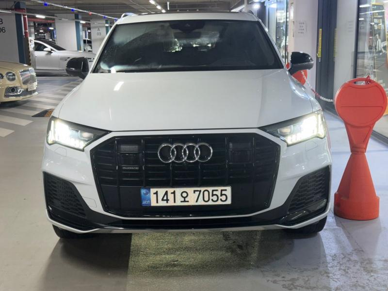 아우디 Q7 55 TFSI Quattro Premium