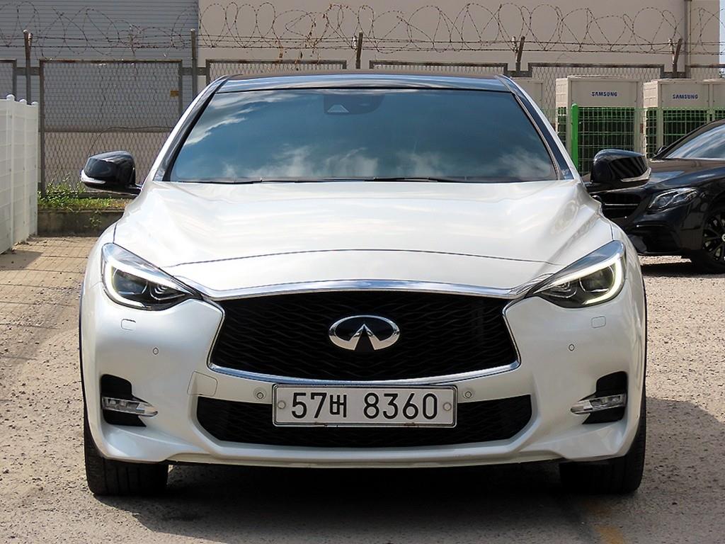 Infiniti Q3 2.0T Premium