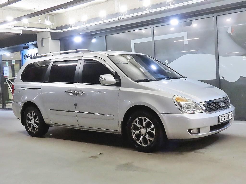 Kia Carnival R 11 seats GLX Choegogeuphyeong