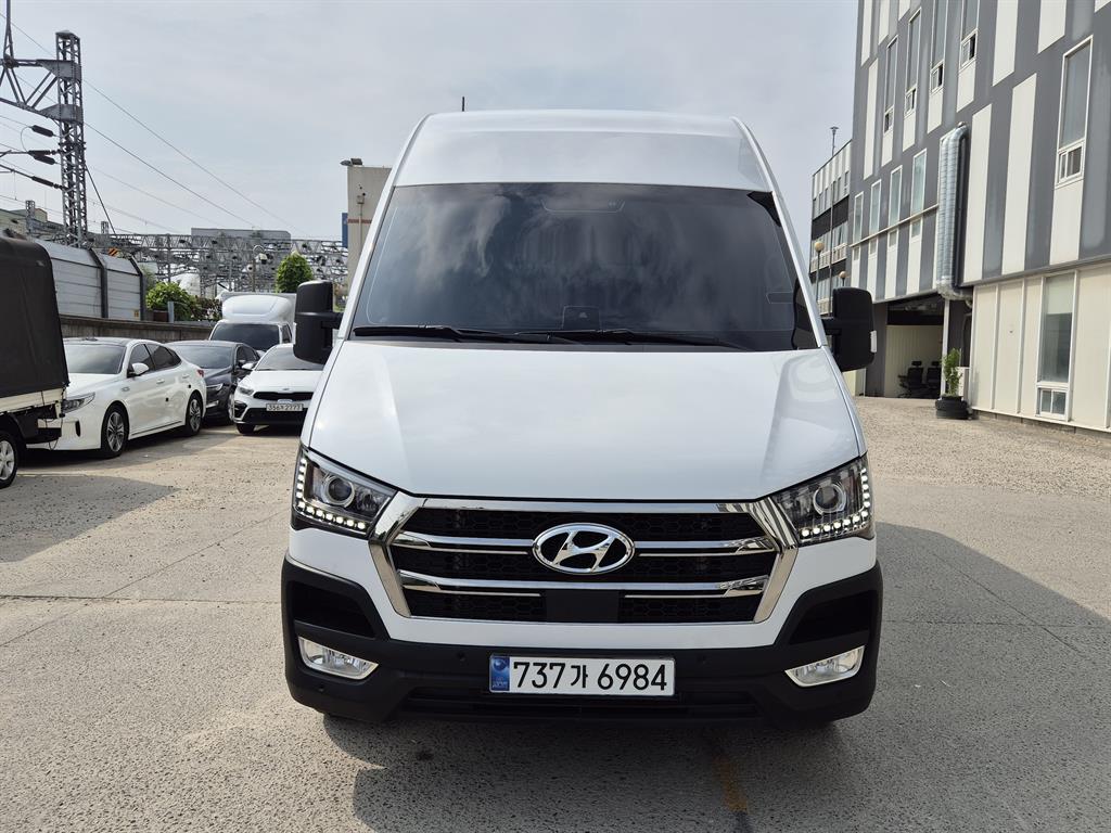 Hyundai Ssolrati Ssolrati 15 seats Luxury