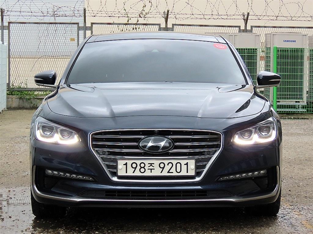 Hyundai Grandeur 3.0 LPi Wheelchair Private Exclusive Special