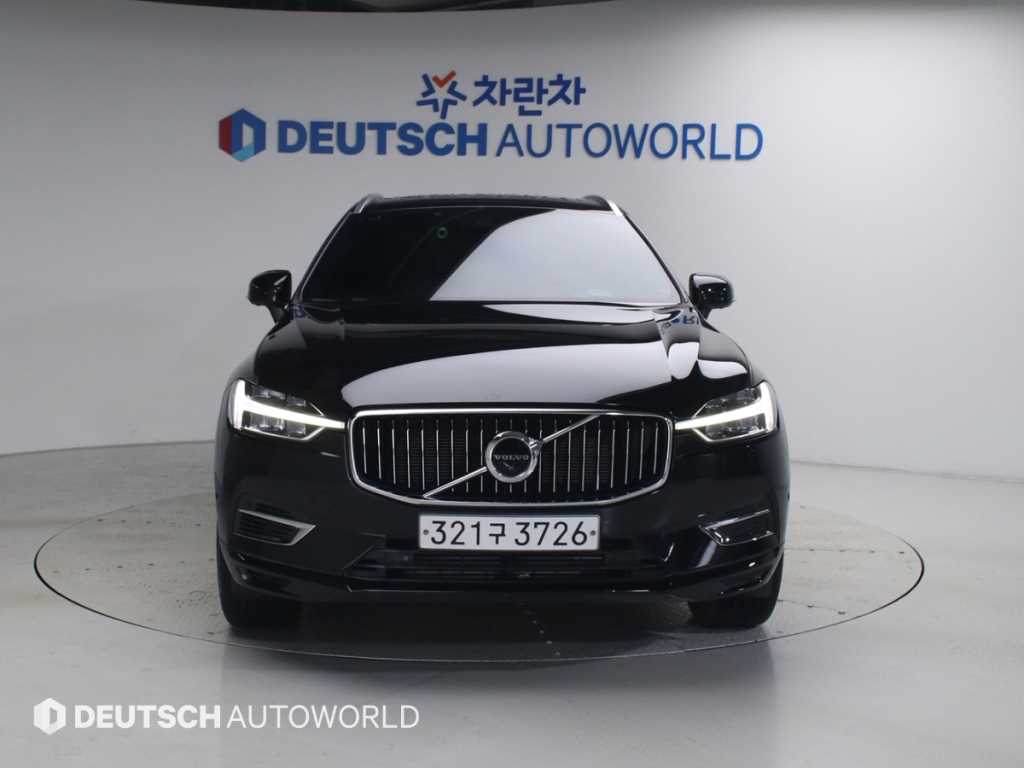 볼보 XC60 T8 AWD Inseukeuripsyeon