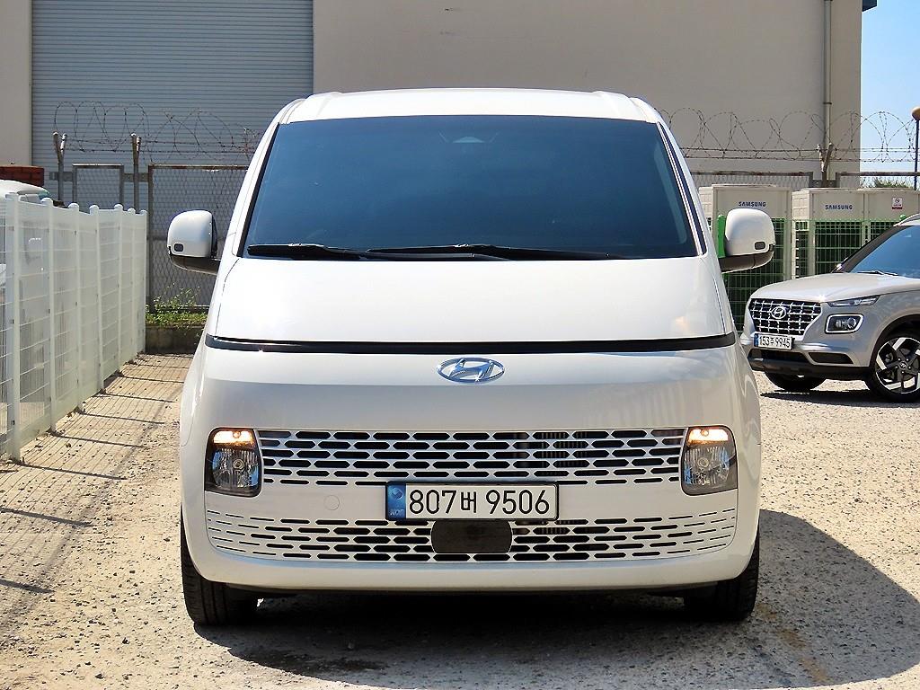 Hyundai Staria 2.2 Cargo 5 seats Modern