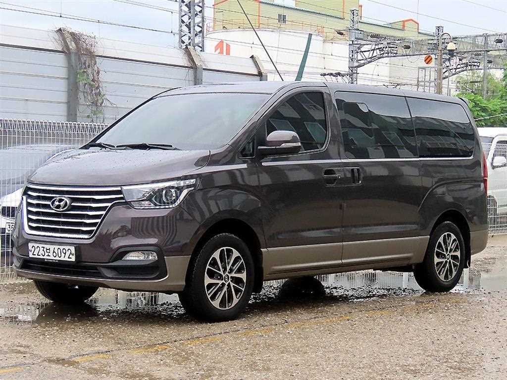 Hyundai Grand Starex 9 seats 4WD Exclusive