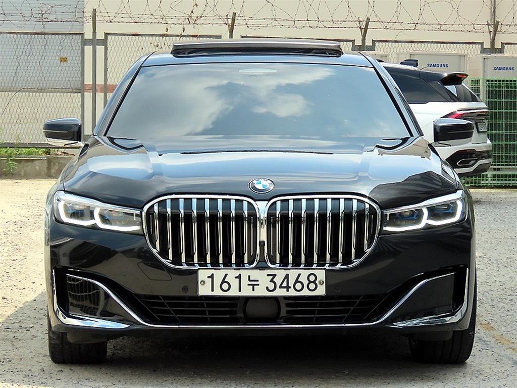 BMW 7 Series 745Le sDrive Dijain Pyueo Ekselreonseu