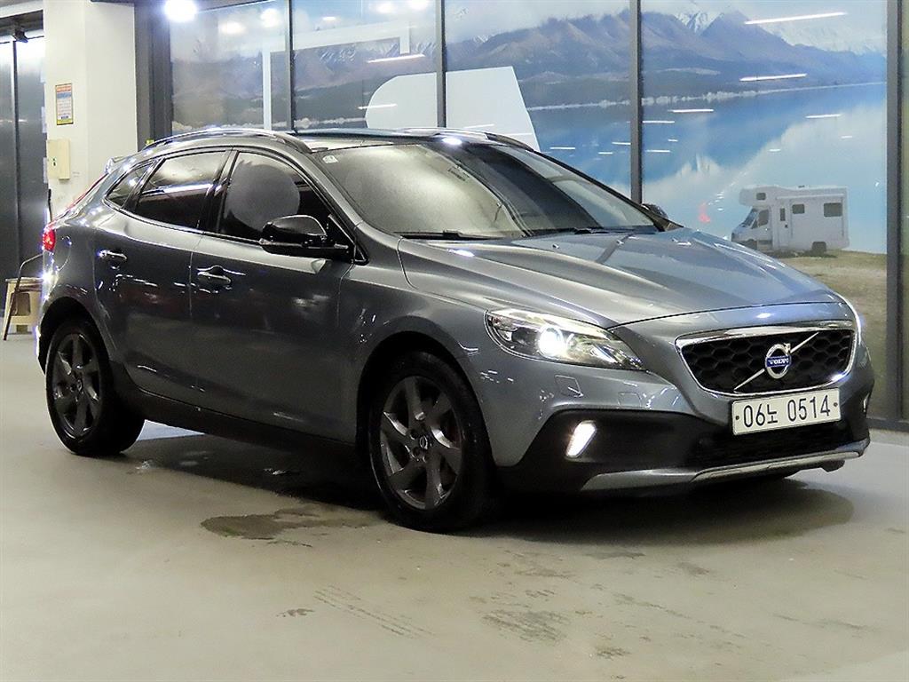 Volvo V40 Keuroseukeonteuri D3 Momenteom
