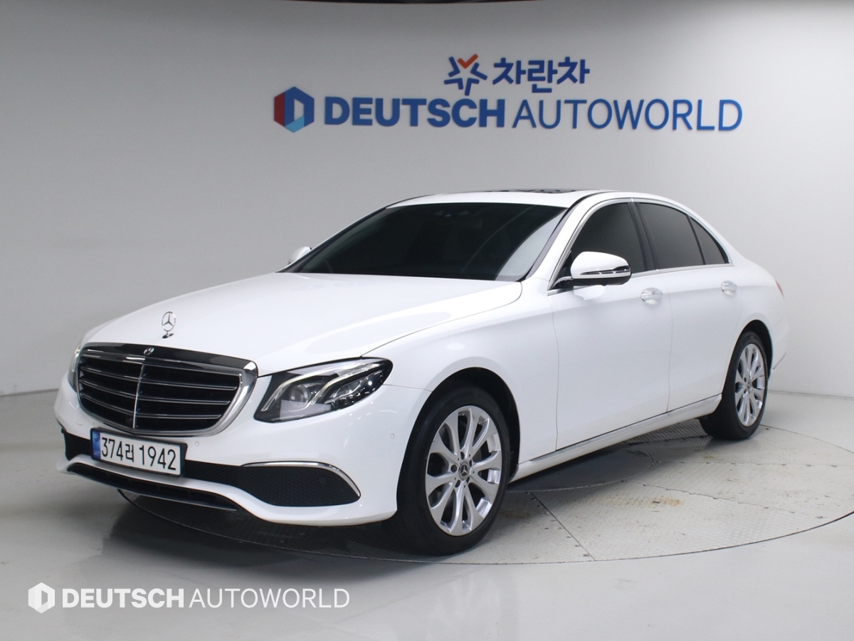 Mercedes-Benz E-Class E300 4Maetik Exclusive