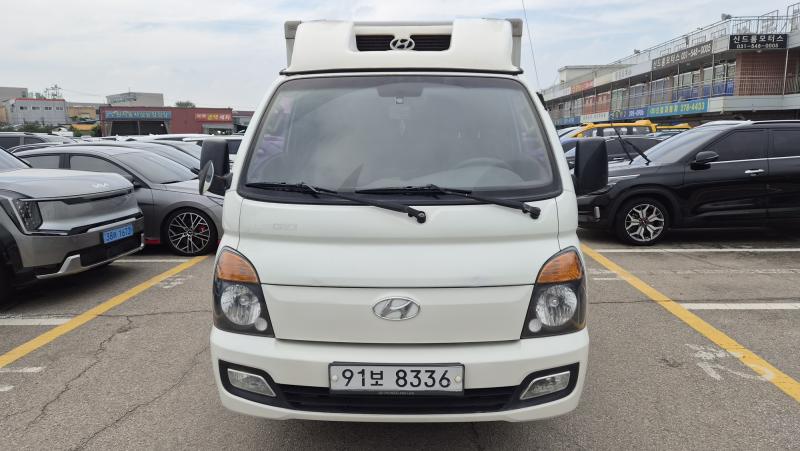 Hyundai Porter II Refrigerated Super Cab Twin Comp