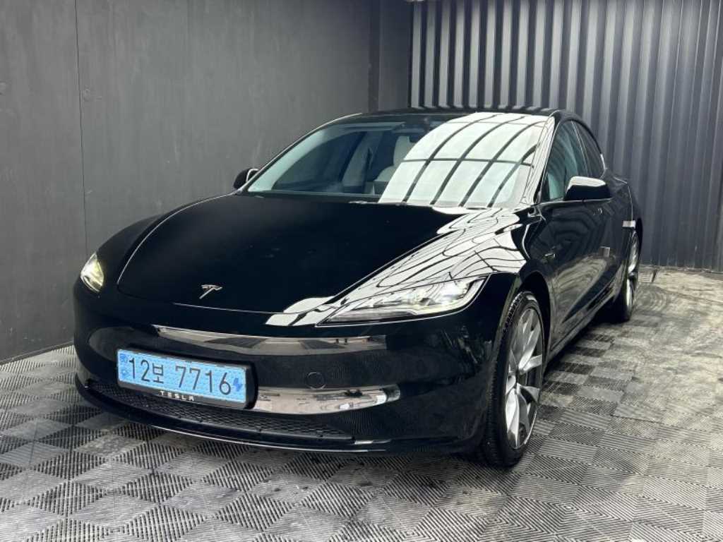 Tesla Model 3 RWD