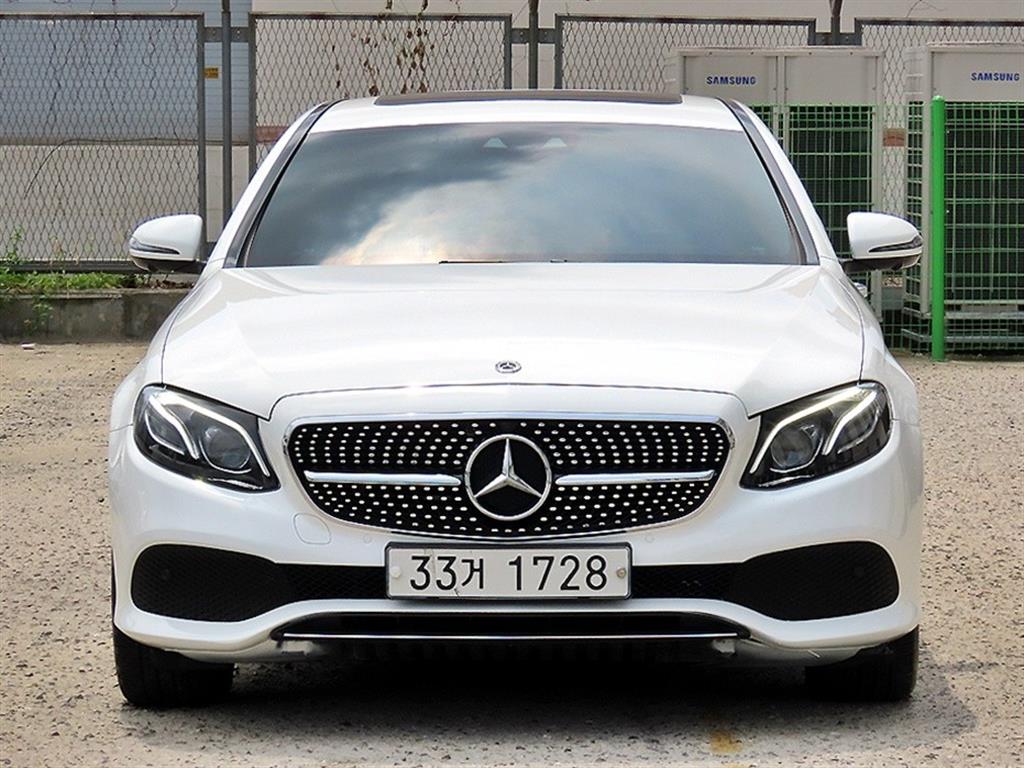 Mercedes-Benz E-Class E300 4Maetik Avantgarde