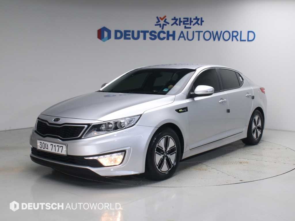 Kia K5 Hybrid Luxury