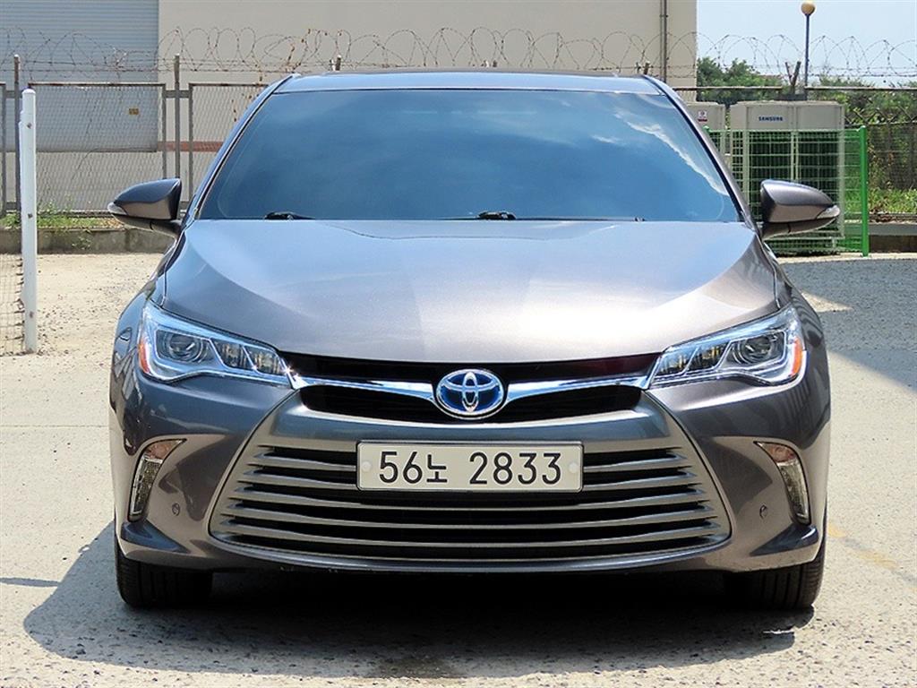 Toyota Camry 2.5 Hybrid XLE
