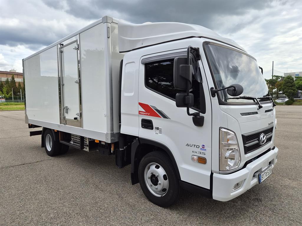 Hyundai Mighty 3.5t Super Cab Long Body
