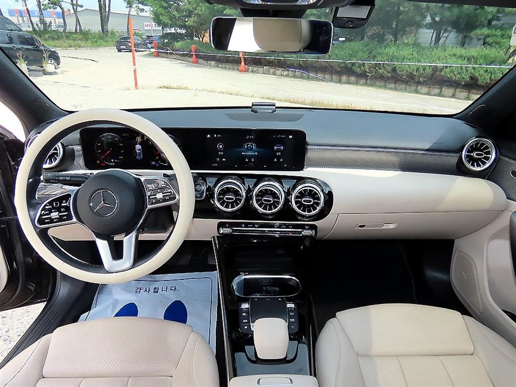 벤츠 A-Class A220 Haechibaek