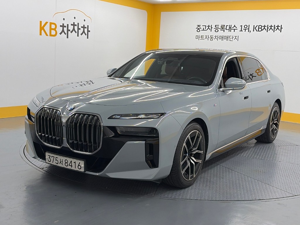BMW 7 Series 740d xDrive M Sport Ikseukyutibeu