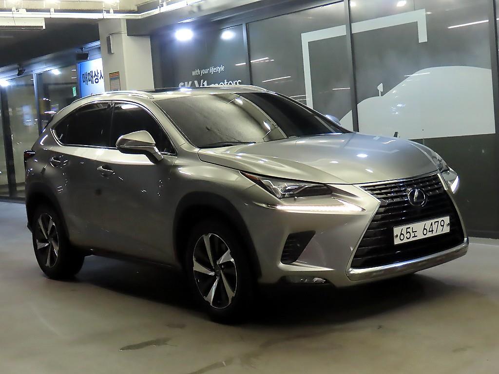 Lexus NX 300h Supreme