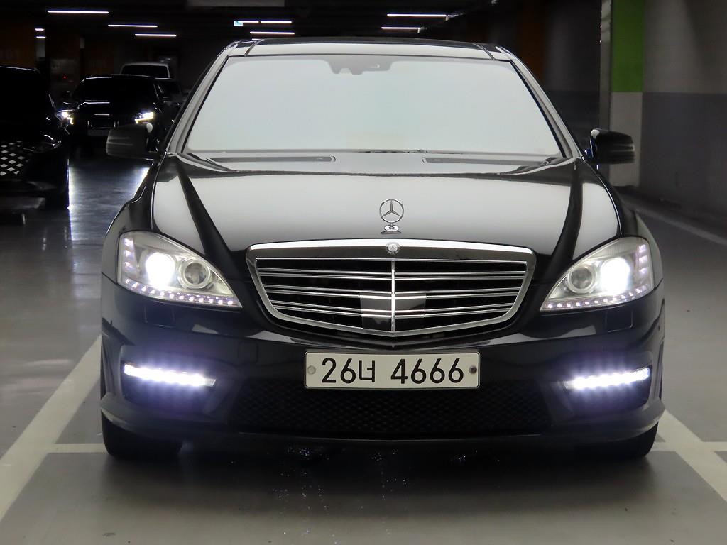 Mercedes-Benz S-Class S550L