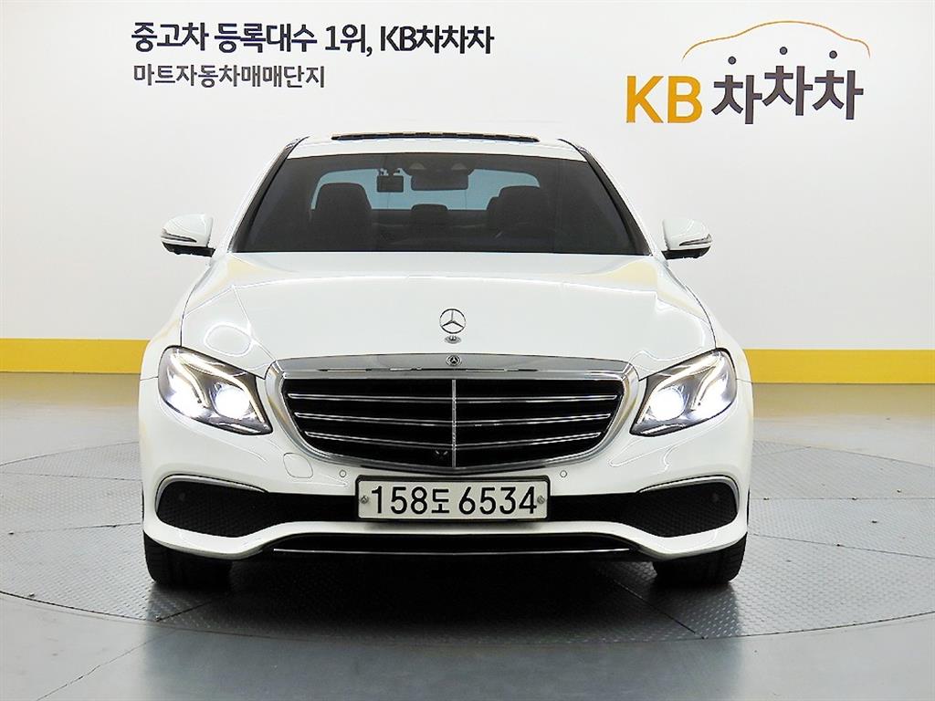 Mercedes-Benz E-Class E300 Exclusive
