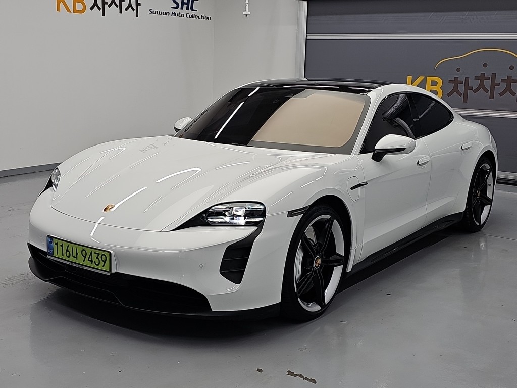 Porsche Taycan EV GTS