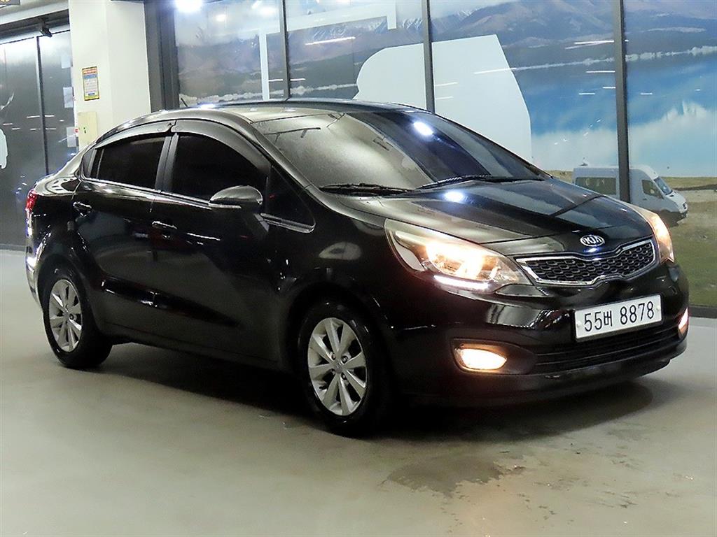 기아 Pride 4 door 1.6 GDI Luxury